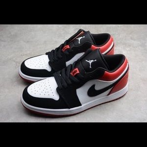Air Jordan 1 Low (GS)  white, black, gym red